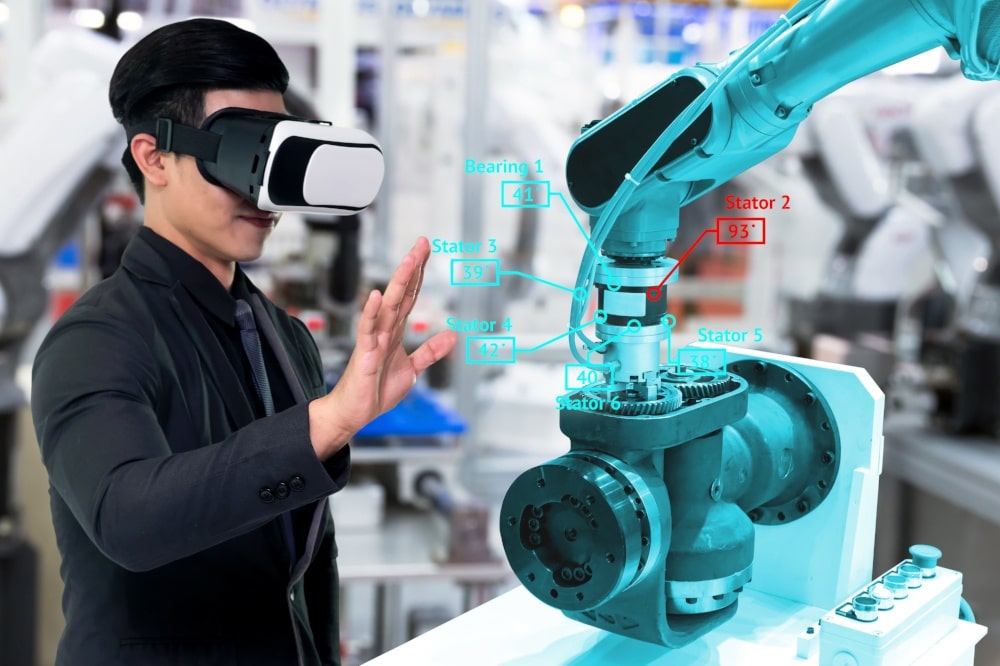 How Virtual Reality is Changing the Manufacturing Game cmtc-vr-570285-edited-min