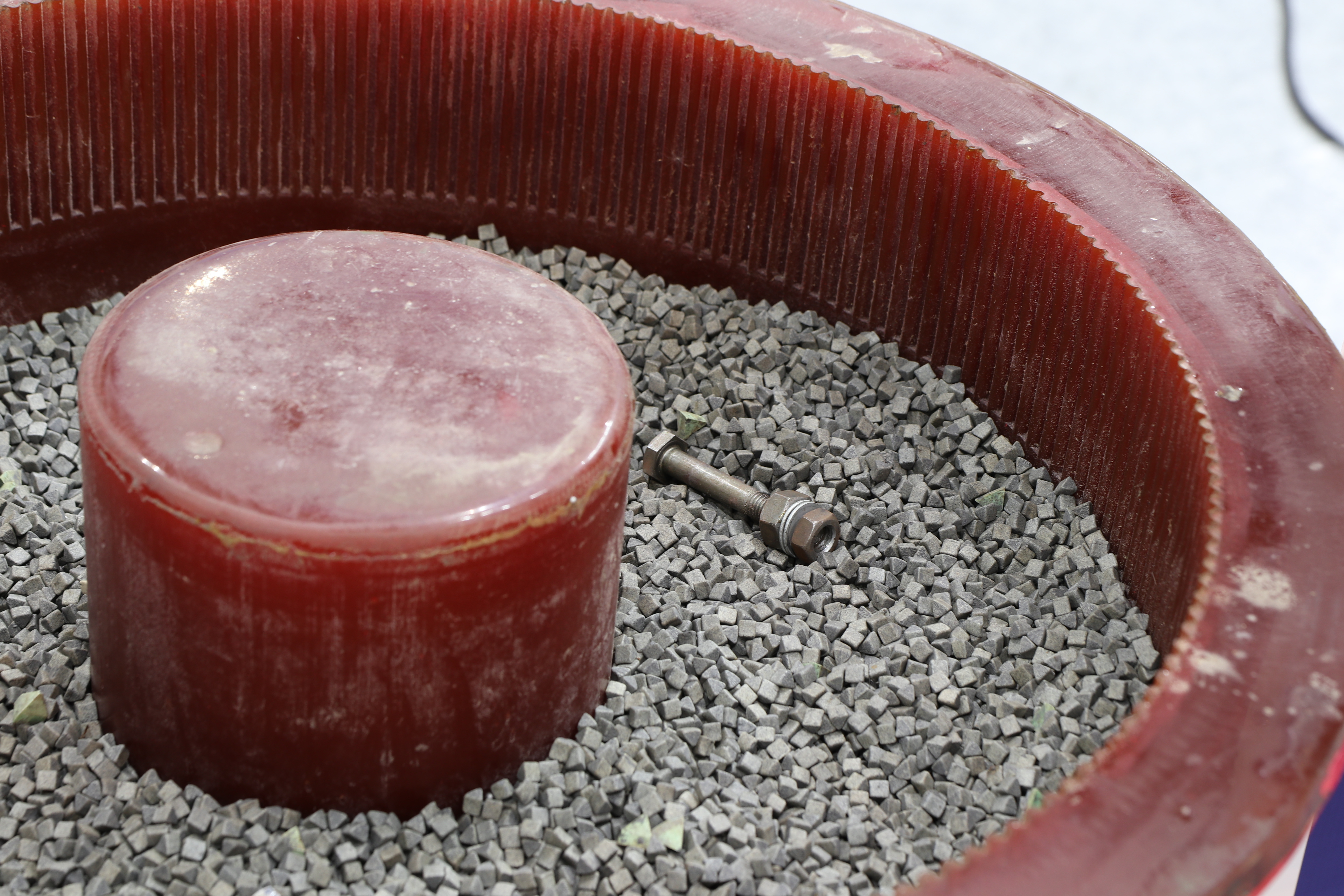 The barrel finishing  machine  for polising process.