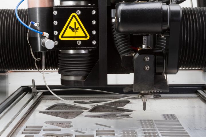 OMAX to Host Virtual Tradeshow Showcasing Waterjet Cutting Technology waterjet_cutting_on_the_table