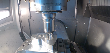 Kennametal Partners with TITANS of CNC to Launch Aerospace Academy KOR 5 Action Shot_360x175