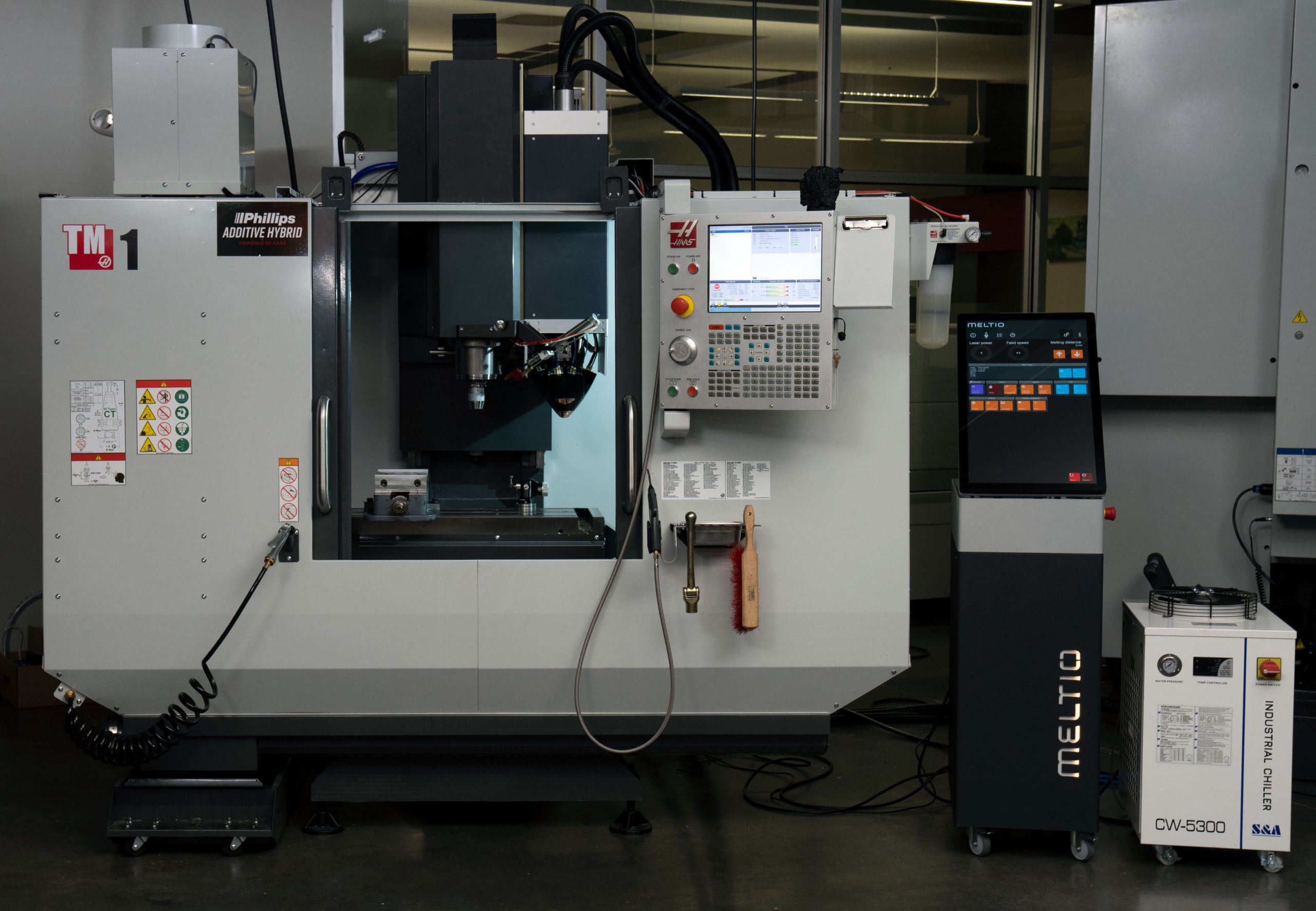 US Navy Installs on Board the First Phillips Additive Hybrid Metal 3D Printing Solution Powered by Meltio and Haas TM-1-07_phillips220425_0403-HR (1)