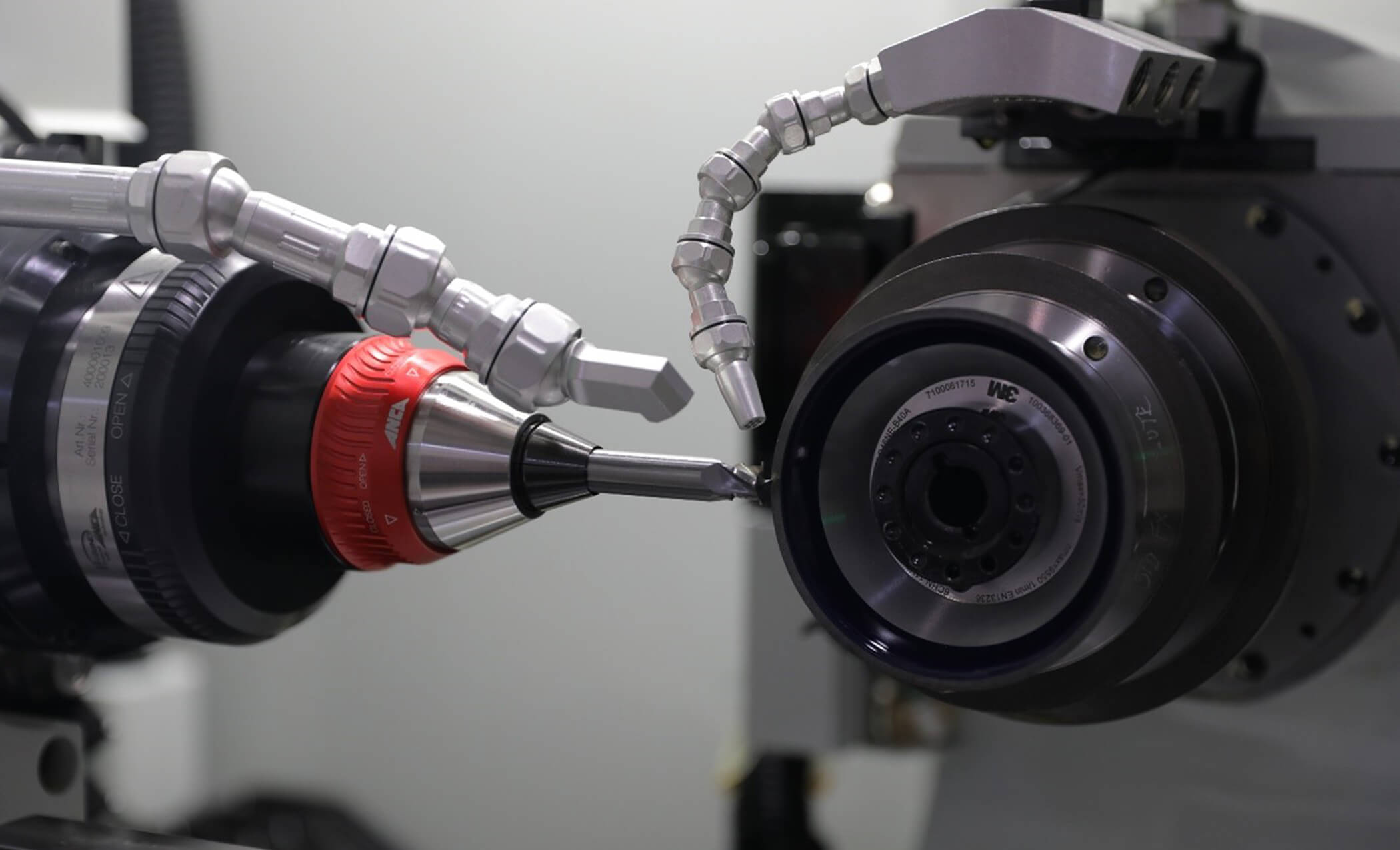 Time-Saving, Easy and Flexible: Why the GDS µGrind ANCA Workholding is a Smart Investment GDS ANCA uGrind fitted to the ANCA FX Linear machine (1)