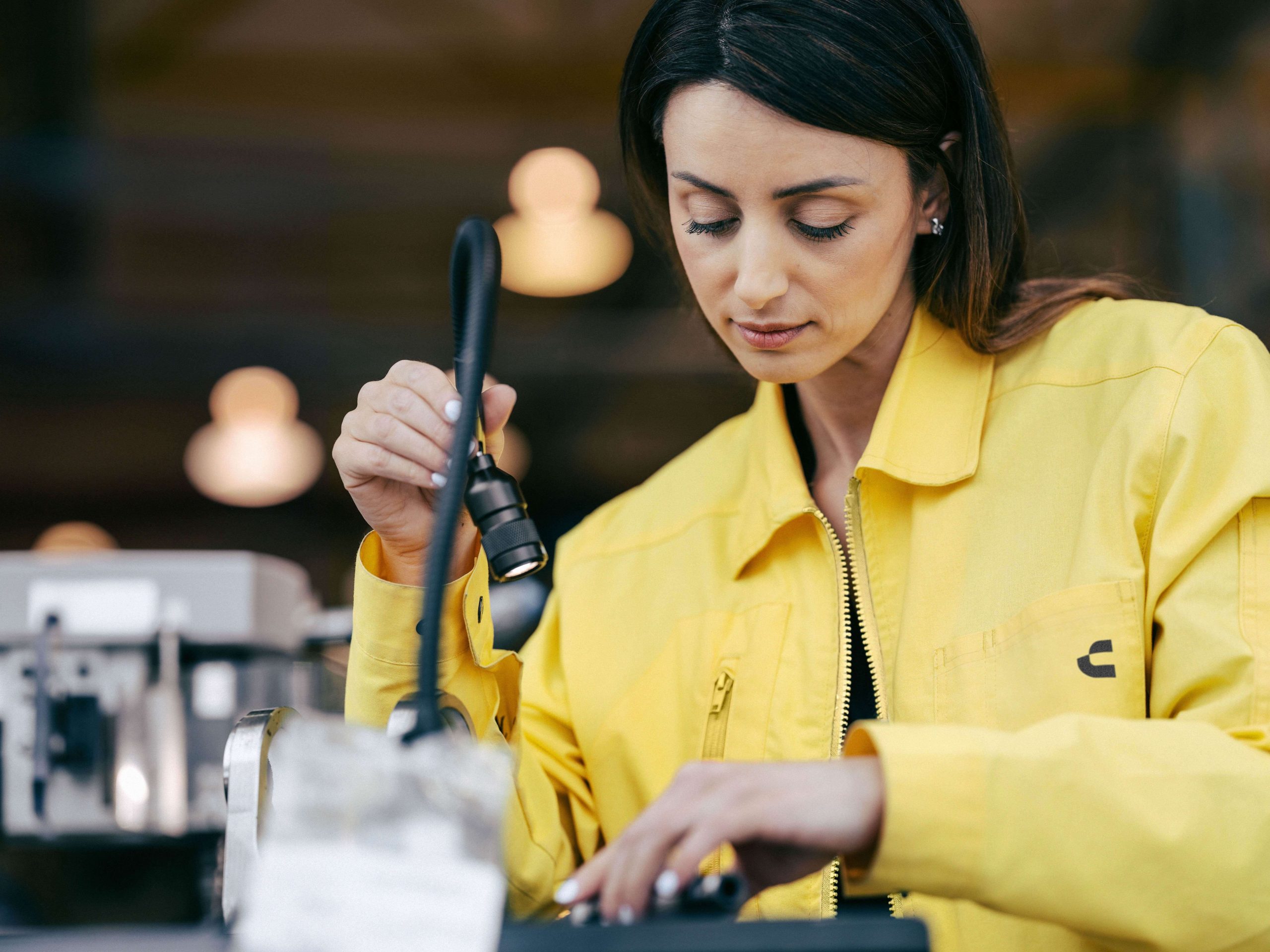 Manufacturing Outlook: 2024 Industry Predictions Sandvik-Coromant_SAC592-2024-Manufacturing-Outlook_IMAGE1 (1)