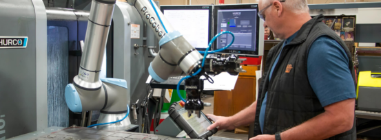 How Cobots Transform the Metal and Machining Industry